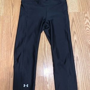 Under armor black capris